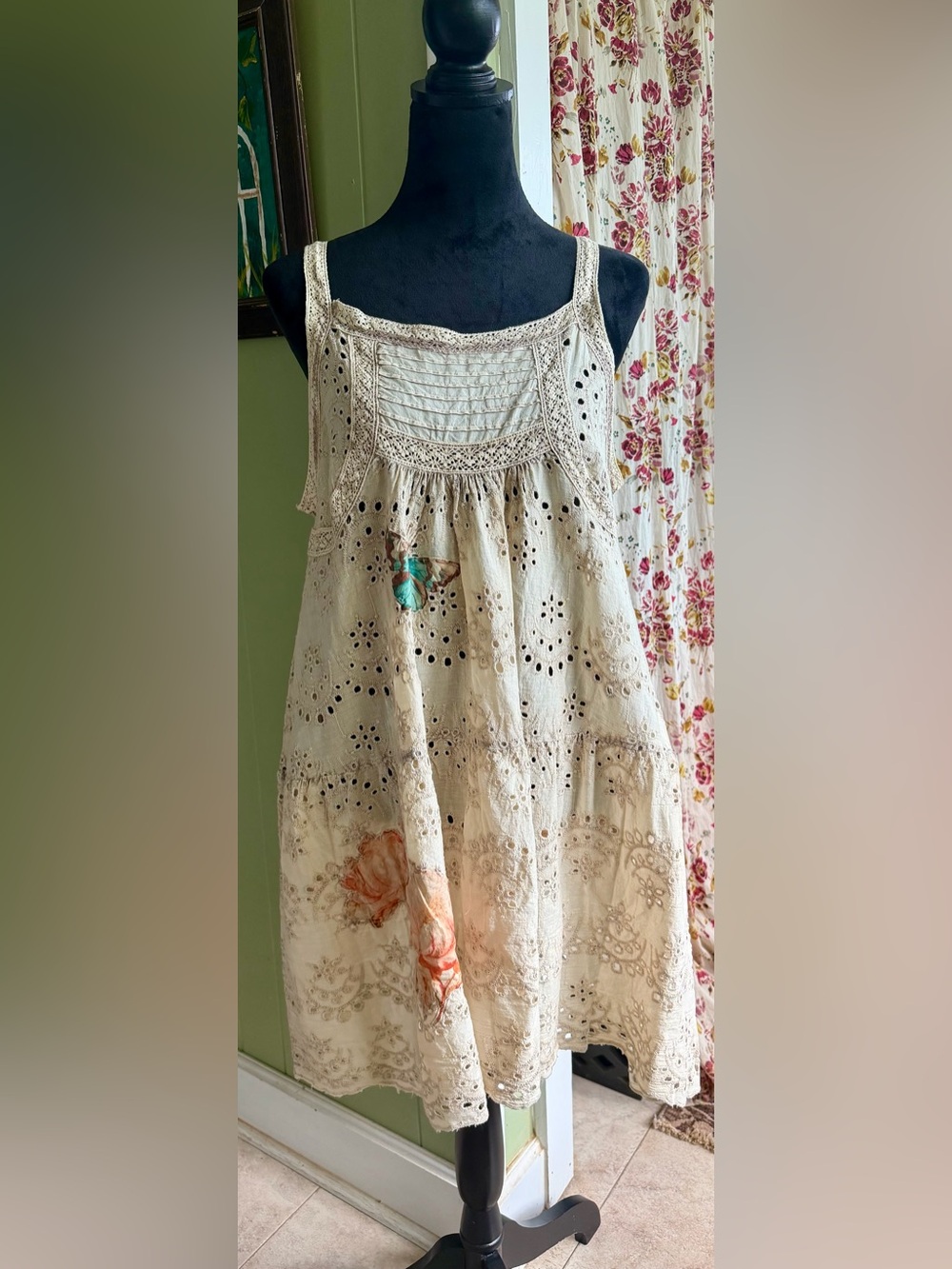 Paper Lace eyelet dress butterfly appliqués NWT med